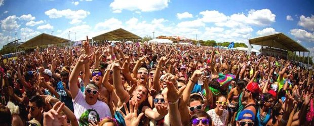 More 2018 festival lineups have been announced. Here’s some info on the Firefly and Forecastle festivals. Firefly Music Festival (June 14-17, 2018 – Dover, DE) – Artists include Eminem, Kendrick […]